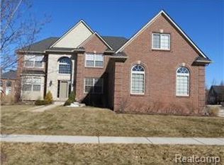 54582 Glen Oaks Dr, Shelby Township, MI 48315