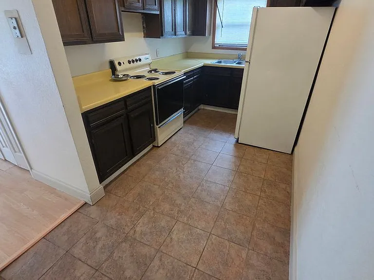 239 S Jefferson St #2 — Photo 5