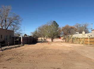 207 Richmond Dr SE, Albuquerque, NM 87106