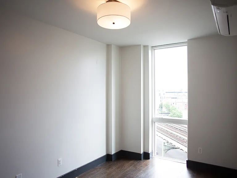 936 Madison St #5F — Photo 11