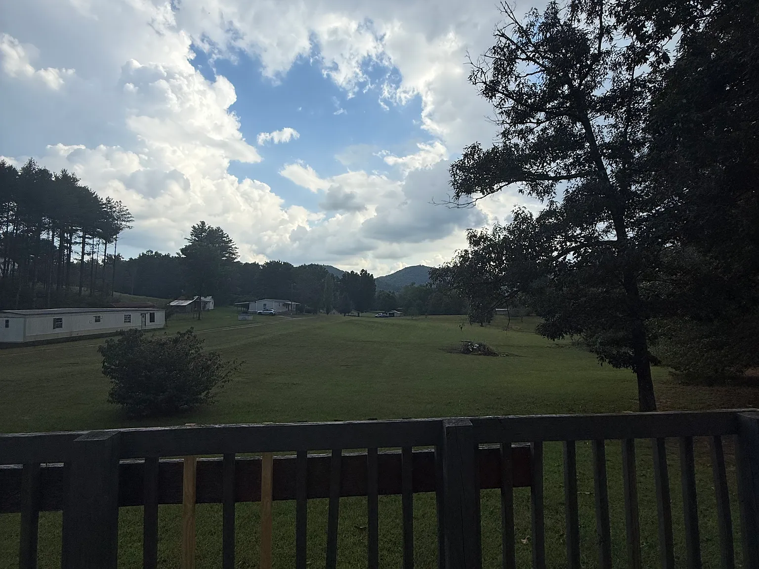 3 bed, 1300 sqft, $1,500 — Photo 2
