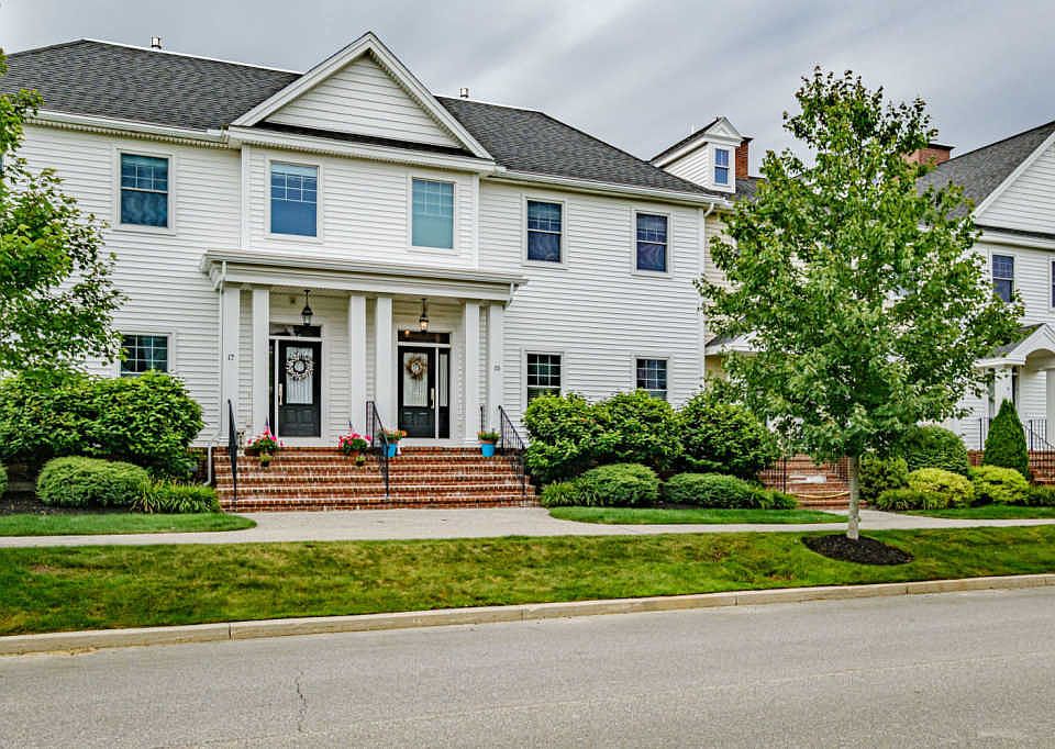1st image of 15 Waldron Dr #15
