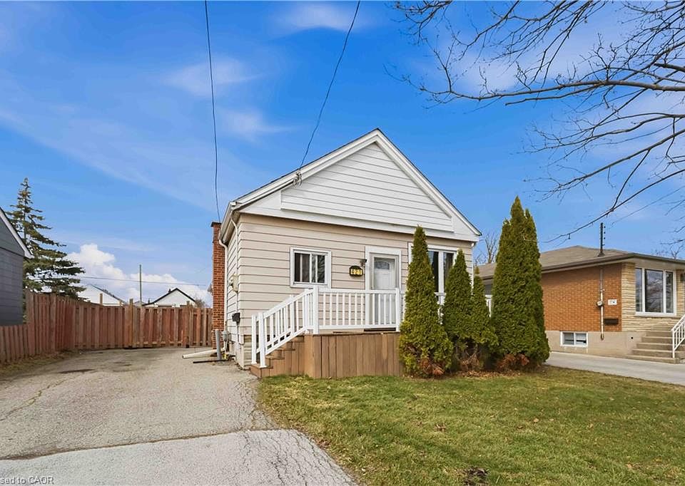 1st image of 421 Talbot St
