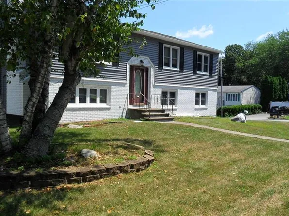 14 Camille Dr, Johnston, RI 02919