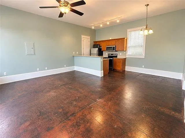 2 bed, 1.0 bath, 1000 sqft, $1,650 — Photo 2