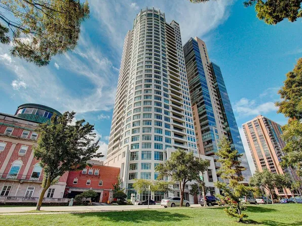 825 N Prospect AVENUE #901, Milwaukee, WI 53202
