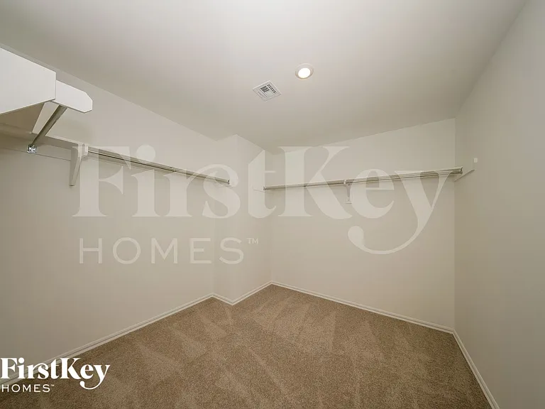 433 Labelle Ln — Photo 13