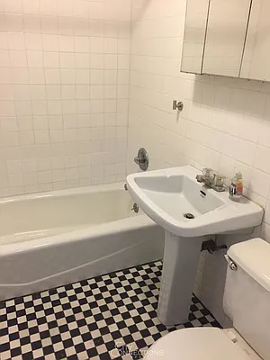 Rented by City Connections Realty | media 32