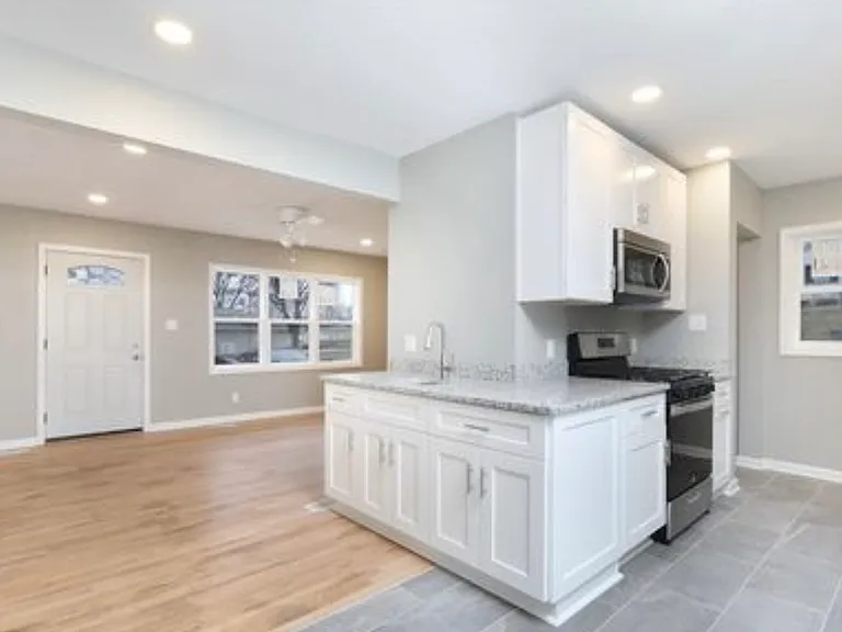 212 Thornton Ave — Photo 23