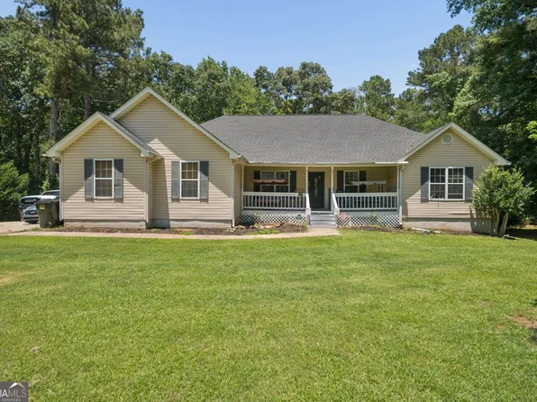 408 Strathmore Dr, Sharpsburg, GA 30277