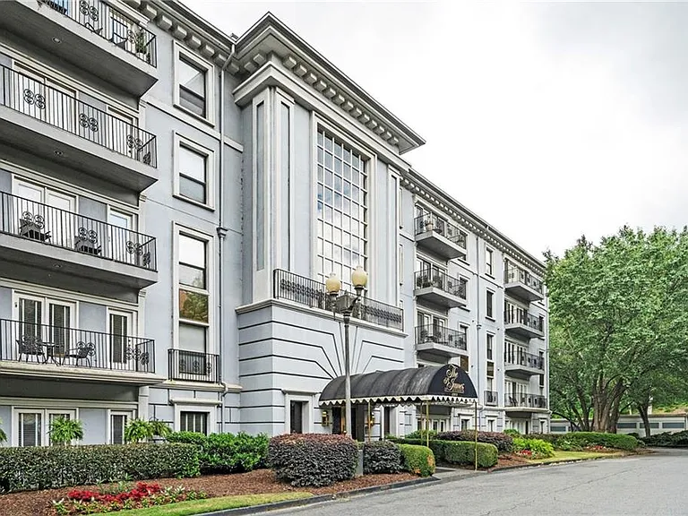 3203 Lenox Rd NE #28 — Photo 4
