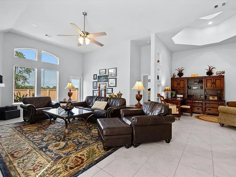 4907 Autumn Hills Trl — Photo 4