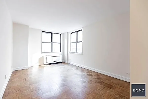 Rented by Bond New York | media 7