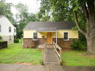 400 Robinson Pl, Charlottesville, VA 22902