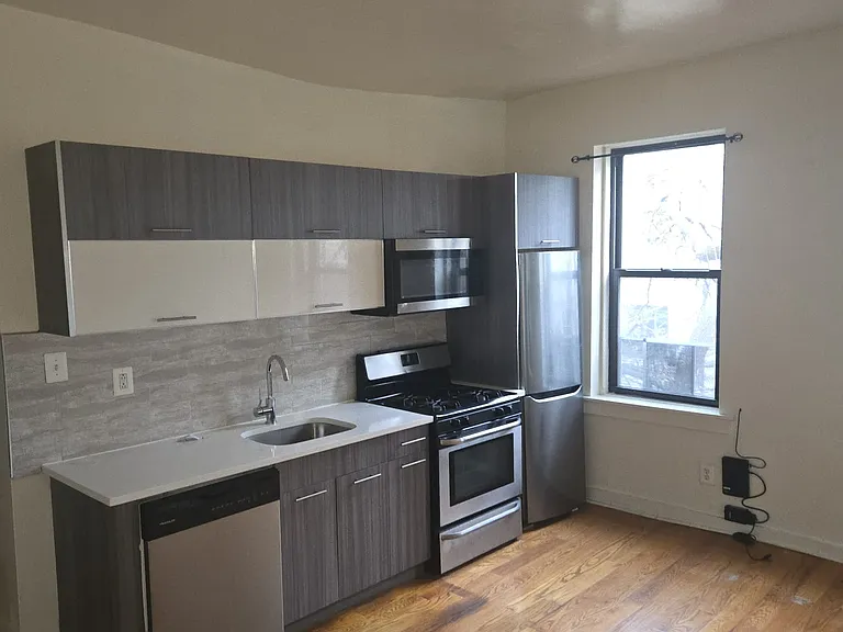 1539 Park Pl #B8 — Photo 2