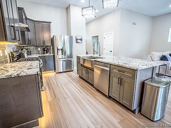 4th image of 613 Cove Cir