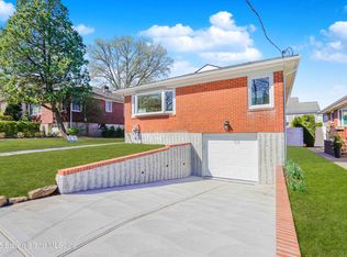 708 Pelton Ave, Staten Island, NY 10310