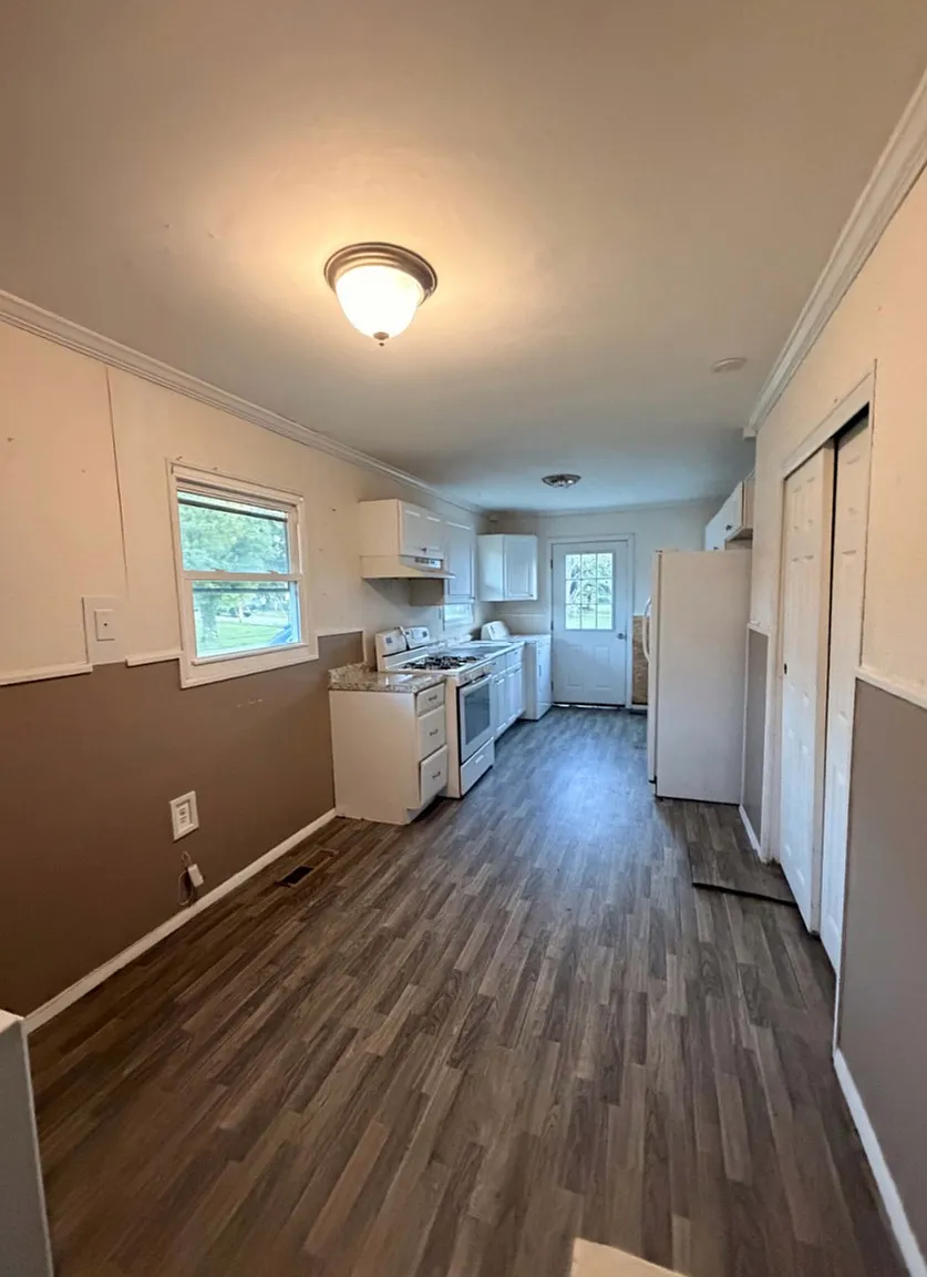 3 bed, 960 sqft, $1,000 — Photo 1
