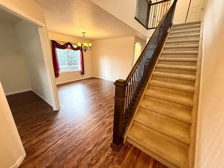 2045 Prairie Hill Dr — Photo 3