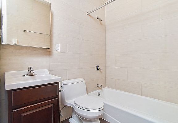 5th image of 78 Manhattan Ave #5L
