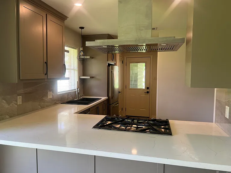 8082 Sholar Dr — Photo 8