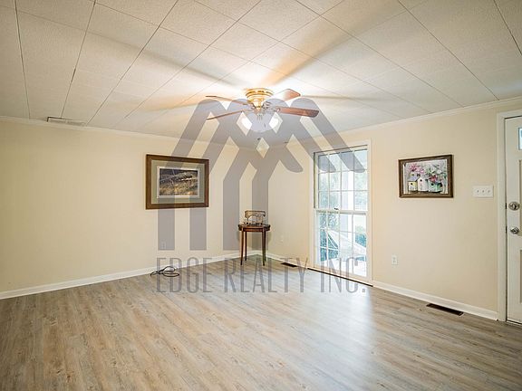 4th image of 240 Adams Rd