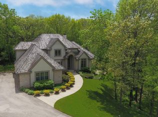 N29W30761 Foxwood Dr, Pewaukee, WI 53072