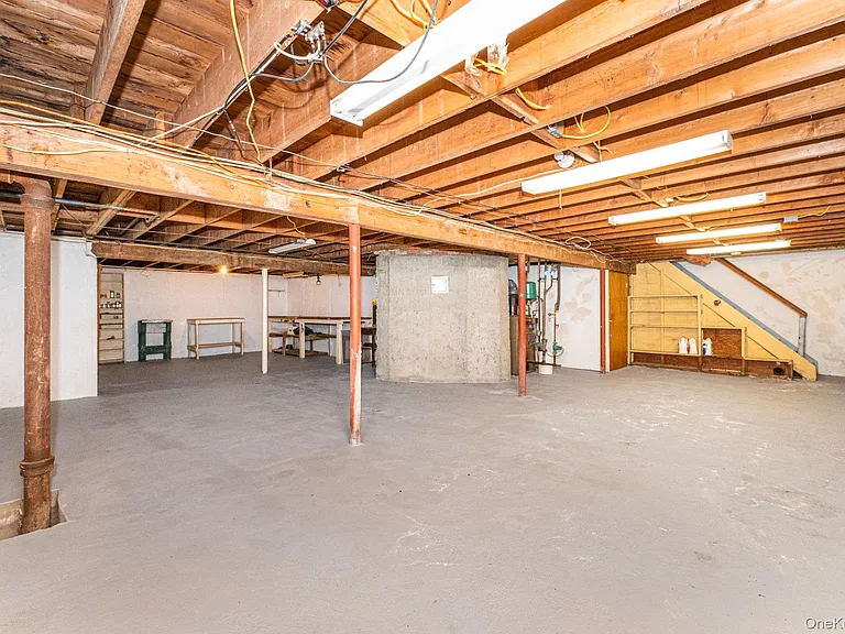 23 Princeton Dr — Photo 32