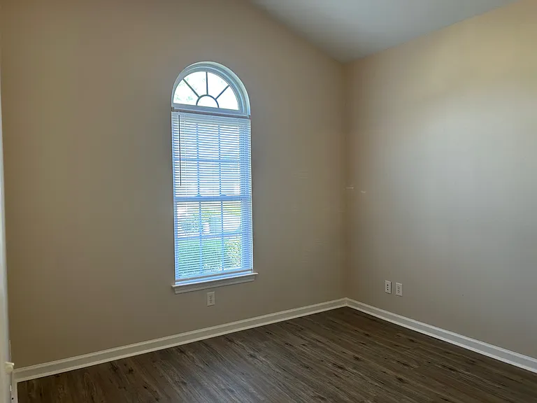159 Coldwater Cir — Photo 4