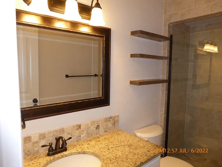 2315 NE Village Dr — Photo 13