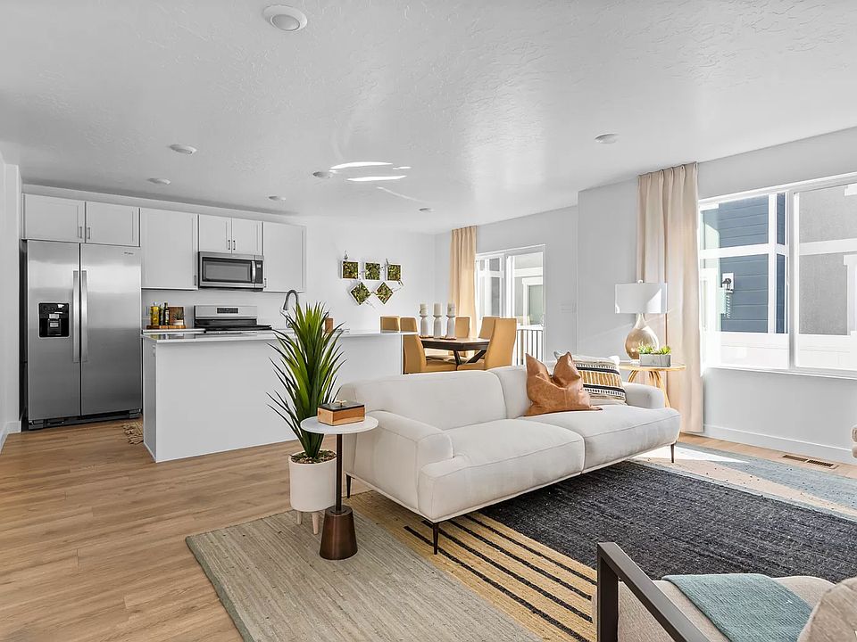 Family/Kitchen/Dining