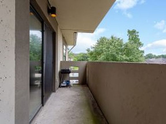 2nd image of 1855 Brightside Dr #1.5