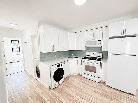 3rd image of 282 Driggs Ave #2B