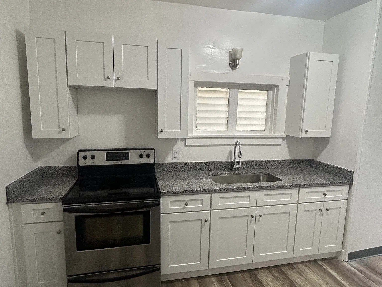 5 bed, 1720 sqft, $1,900 — Photo 1