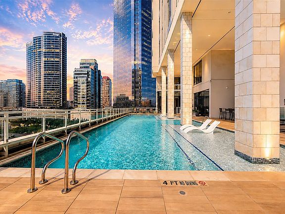 4th image of 1409 Post Oak Blvd Unit 1803