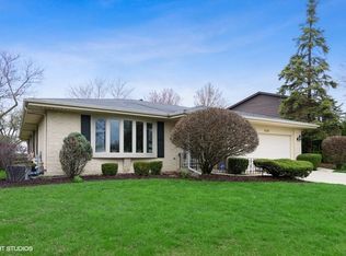 830 Spring Cove Dr, Schaumburg, IL 60193