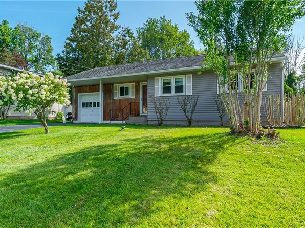 12 Gettman Dr, Baldwinsville, NY 13027