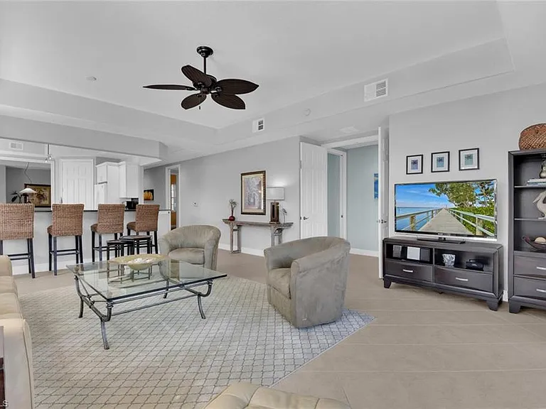 6413 Legacy Cir #1602 — Photo 10