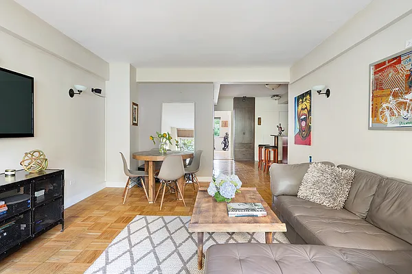 Rented by Compass | media 9