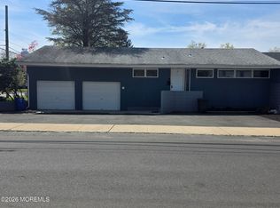 19 W Dey St, Englishtown, NJ 07726