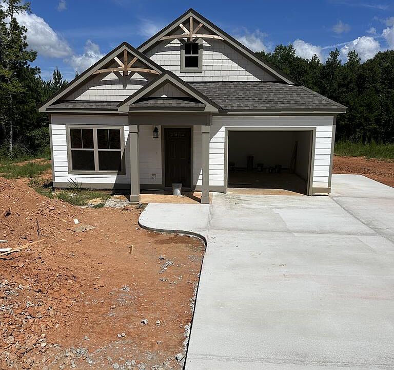 1st image of 140 Young Ln