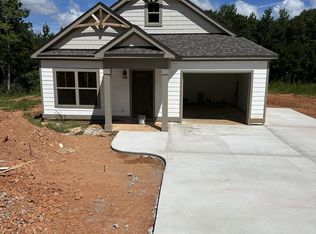 140 Young Ln, Hamilton, GA 31811