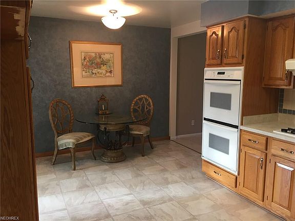 5th image of 1605 Morris Pl