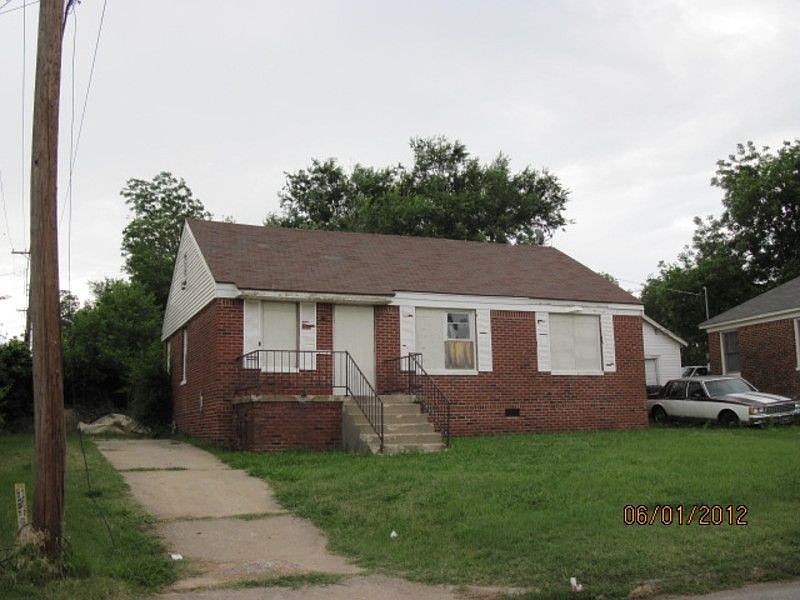 2nd image of 2304 Granada Blvd