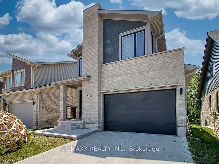2104 Evans Blvd — Photo 2