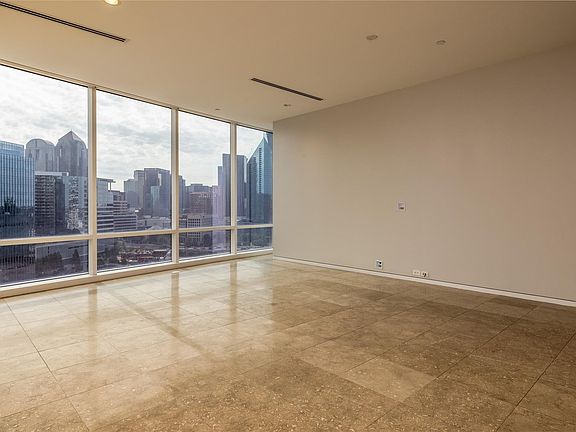 5th image of 2430 Victory Park Ln APT 1809