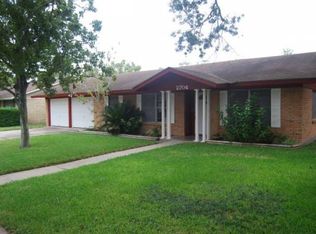 2704 Locust Ave, Victoria, TX 77901