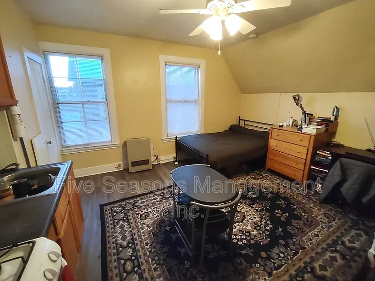19 Grant St #6 — Photo 4