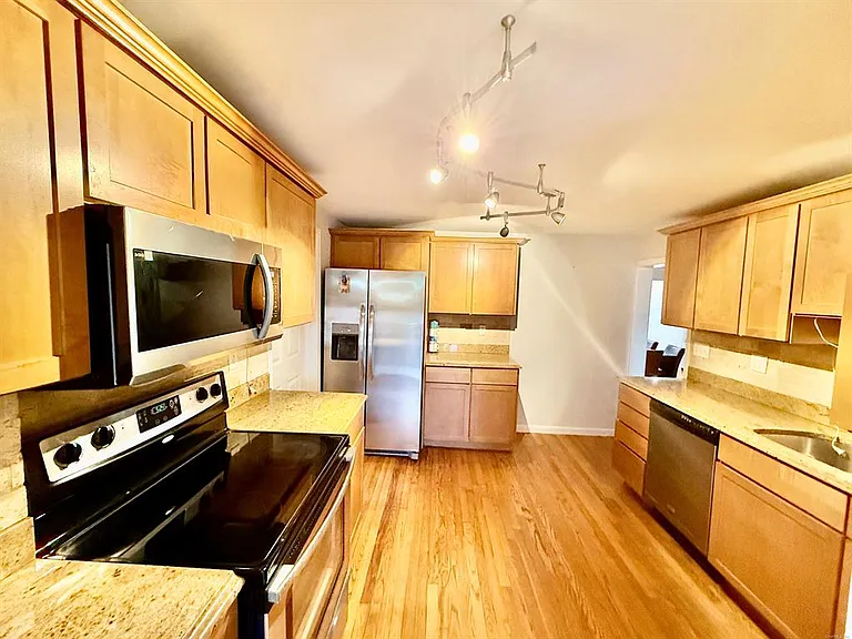 65 Terrace Ave #1 — Photo 6