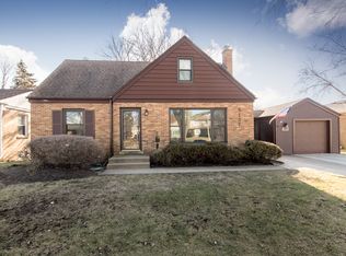 5127 Lee St, Skokie, IL 60077